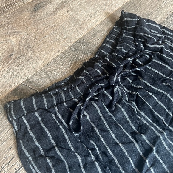 Black striped American eagle dress pants w/drawstring - Picture 3 of 3